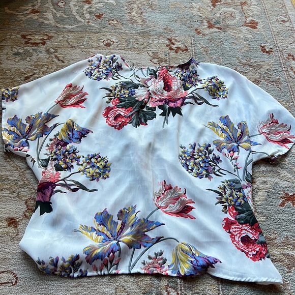 Umgee flowing top. - Picture 5 of 6